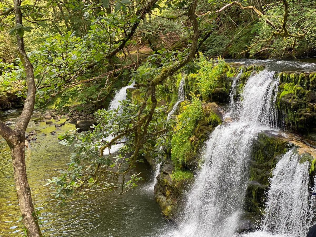 The Cwtch, Log Fire, Sleeps 6, Nr Zip World, Brecon And Bike Park Wales Villa Aberdare Exterior foto