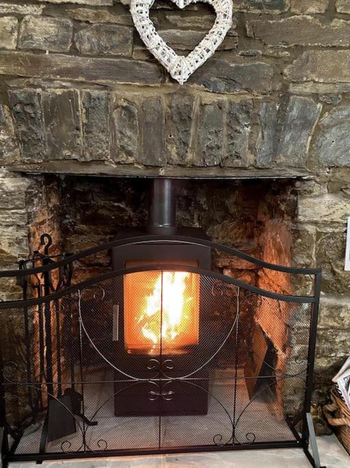 The Cwtch, Log Fire, Sleeps 6, Nr Zip World, Brecon And Bike Park Wales Villa Aberdare Exterior foto