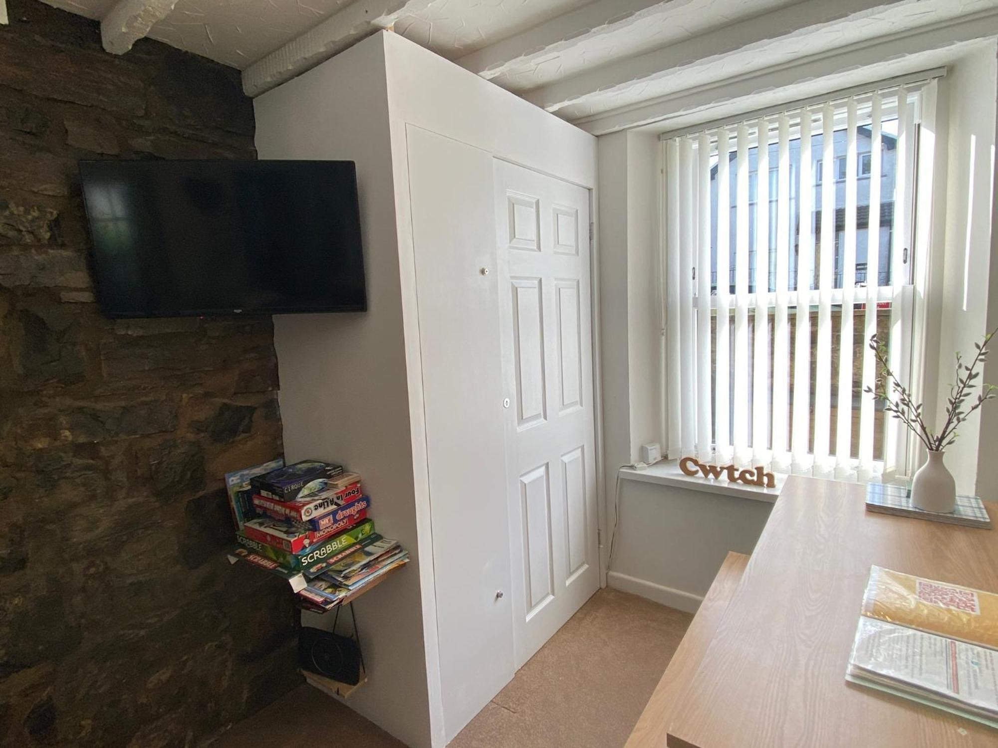 The Cwtch, Log Fire, Sleeps 6, Nr Zip World, Brecon And Bike Park Wales Villa Aberdare Exterior foto