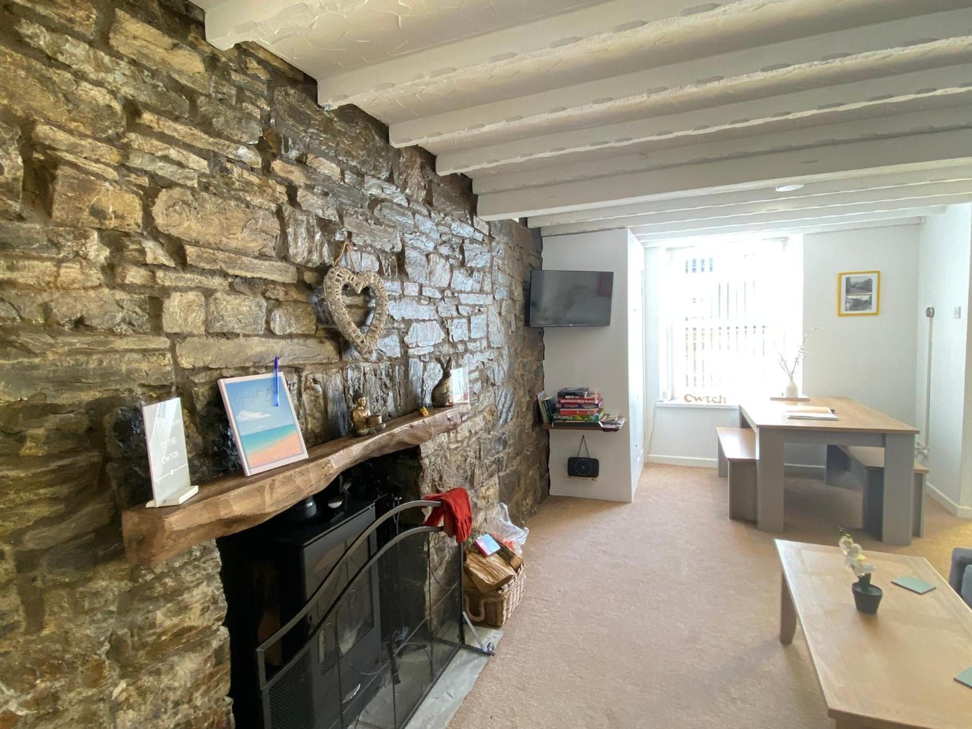 The Cwtch, Log Fire, Sleeps 6, Nr Zip World, Brecon And Bike Park Wales Villa Aberdare Exterior foto